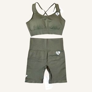 NWT Women's Best Seamless Workout Set in Khaki Size Small